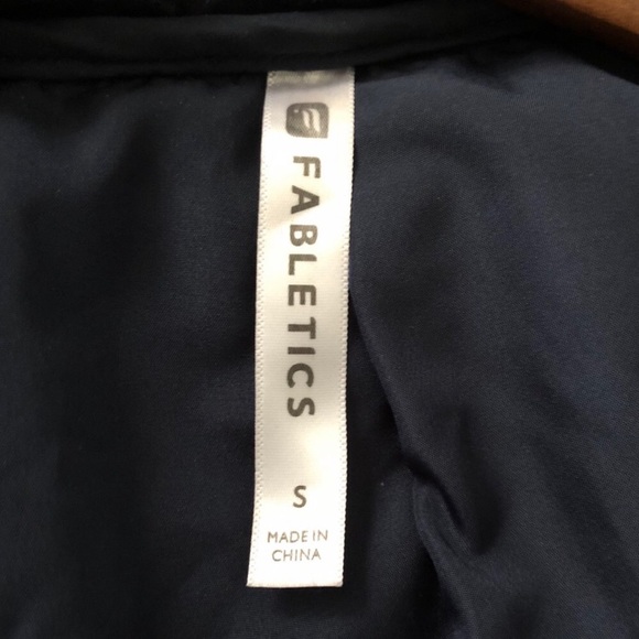 Fabletics Sedona Navy Puffer Jacket Coat EUC Small - Picture 4 of 6